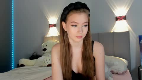 Snapshot of princess_nier chatting on 01.26.25 Princess Diana online show from 01.26.25