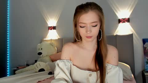 Snapshot of princess_nier chatting on 02.03.25 Princess Diana online show from 02.03.25