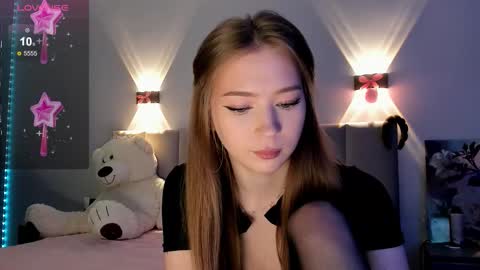 Snapshot of princess_nier chatting on 09.18.25 Princess Diana online show from 09.18.25