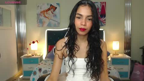 Snapshot of princess_skinny18 chatting on 04.17.26 princess_skinny18 online show from 04.17.26
