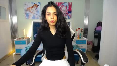 Snapshot of princess_skinny18 chatting on 06.01.26 princess_skinny18 online show from 06.01.26