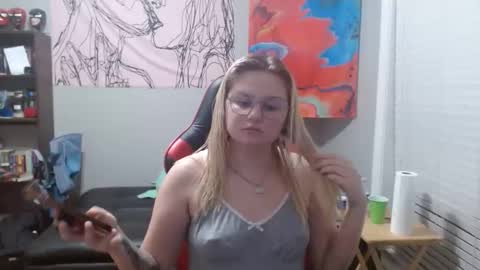 Snapshot of princessandthebear03 chatting on 11.02.25 Will and Kaley online show from 11.02.25