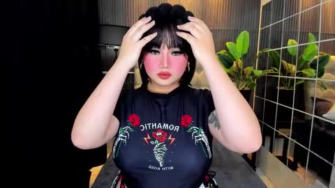 Snapshot of princesshugecummer chatting on 02.18.25 Astrid Ley online show from 02.18.25