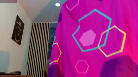 priscilarainbow online show from 02.25.25