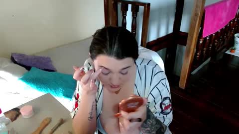 Snapshot of prismm_ chatting on 09.19.25 prismm_ online show from 09.19.25