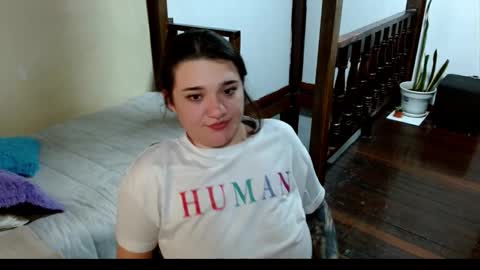 Snapshot of prismm_ chatting on 09.28.25 prismm_ online show from 09.28.25