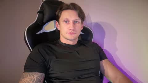 Snapshot of prisoner77_390 chatting on 10.31.25 Oliver online show from 10.31.25