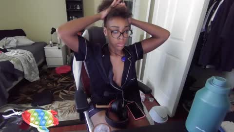 Snapshot of productivepussy chatting on 09.19.25 ProductivePorn online show from 09.19.25