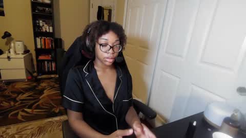 Snapshot of productivepussy chatting on 10.13.25 ProductivePorn online show from 10.13.25