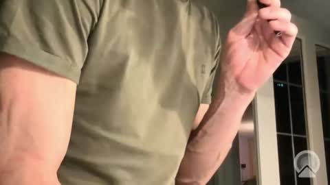 Snapshot of profit8000 chatting on 04.04.26 Dutchieeeee8 online show from 04.04.26