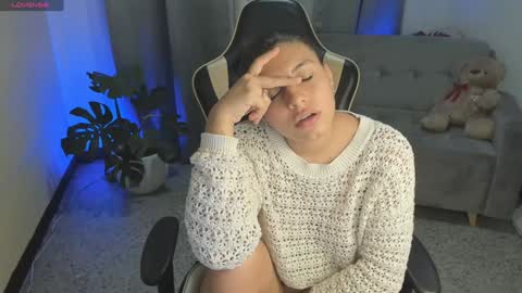    INDEPENDENT MODEL online show from 01.14.25