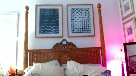 Snapshot of pufftpass chatting on 04.16.26 pufftpass online show from 04.16.26