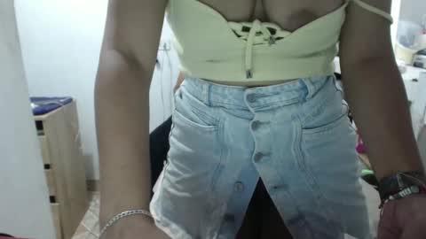 Snapshot of pummpummm chatting on 12.16.24 pummpummm online show from 12.16.24