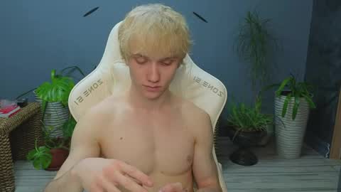 Snapshot of pupsenish chatting on 04.19.26 Jesse online show from 04.19.26