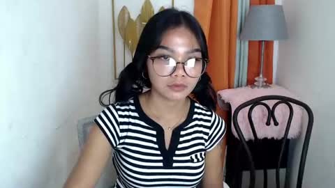 Snapshot of pure_asian_beauty chatting on 07.08.26 zarah online show from 07.08.26