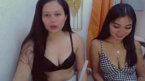 Snapshot of pure_asian_beauty chatting on 07.17.26 zarah online show from 07.17.26
