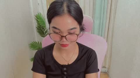 Snapshot of pure_asian_beauty chatting on 07.20.26 zarah online show from 07.20.26
