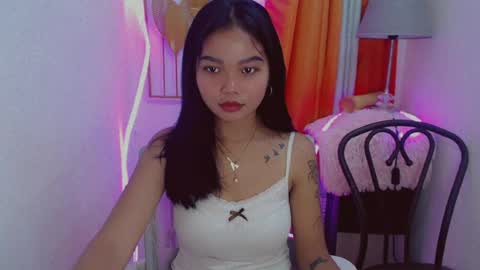Snapshot of pure_asian_beauty chatting on 07.21.26 zarah online show from 07.21.26
