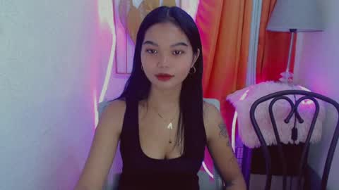 Snapshot of pure_asian_beauty chatting on 07.22.26 zarah online show from 07.22.26
