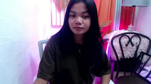 Snapshot of pure_asian_beauty chatting on 07.27.26 zarah online show from 07.27.26