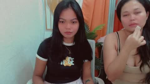 Snapshot of pure_asian_beauty chatting on 07.28.26 zarah online show from 07.28.26