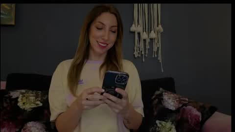 Isabelle online show from 04.02.26