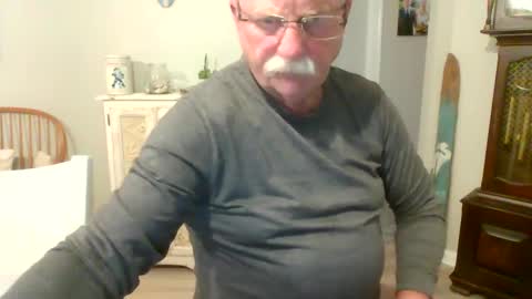 Snapshot of purpleshroom chatting on 02.28.25 purpleshroom online show from 02.28.25