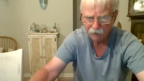 Snapshot of purpleshroom chatting on 10.02.25 purpleshroom online show from 10.02.25