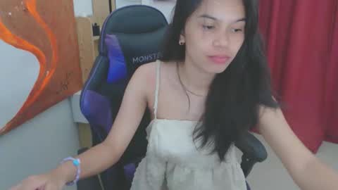 Snapshot of pussiswet_xx chatting on 03.27.26 jessy online show from 03.27.26