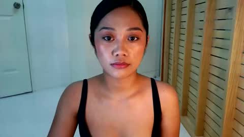 Snapshot of pussyc4t_doll chatting on 11.19.25 Marj33 online show from 11.19.25