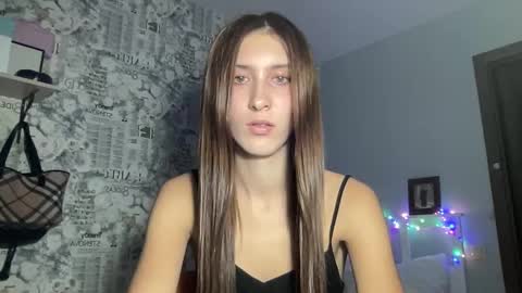 Snapshot of pussygir007 chatting on 12.25.24 pussygirl007 online show from 12.25.24