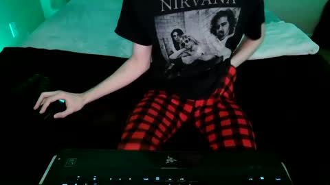 Snapshot of pussylover2182 chatting on 12.07.24 pussylover2182 online show from 12.07.24