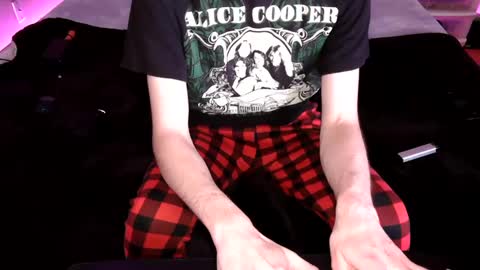 Snapshot of pussylover2182 chatting on 12.11.24 pussylover2182 online show from 12.11.24