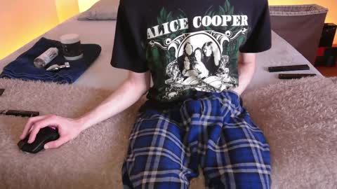 Snapshot of pussylover2182 chatting on 12.26.24 pussylover2182 online show from 12.26.24