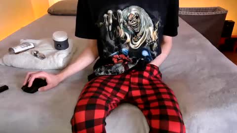 Snapshot of pussylover2182 chatting on 12.27.24 pussylover2182 online show from 12.27.24