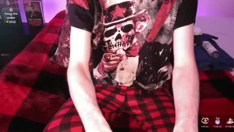 Snapshot of pussylover2182 chatting on 01.06.25 pussylover2182 online show from 01.06.25