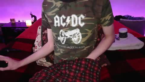 Snapshot of pussylover2182 chatting on 02.07.25 pussylover2182 online show from 02.07.25