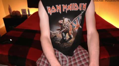 Snapshot of pussylover2182 chatting on 09.13.25 pussylover2182 online show from 09.13.25