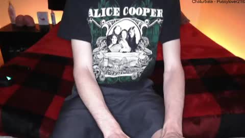 Snapshot of pussylover2182 chatting on 09.16.25 pussylover2182 online show from 09.16.25