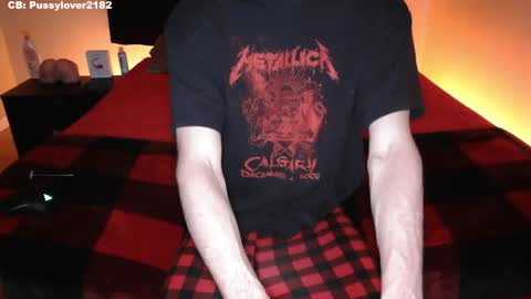 Snapshot of pussylover2182 chatting on 10.30.25 pussylover2182 online show from 10.30.25