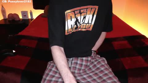 Snapshot of pussylover2182 chatting on 11.07.25 pussylover2182 online show from 11.07.25