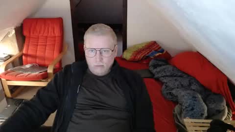 Snapshot of pussylovercb chatting on 10.28.25 pussylovercb online show from 10.28.25
