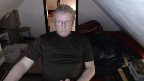 Snapshot of pussylovercb chatting on 04.17.26 pussylovercb online show from 04.17.26