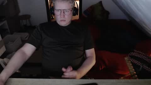Snapshot of pussylovercb chatting on 04.22.26 pussylovercb online show from 04.22.26