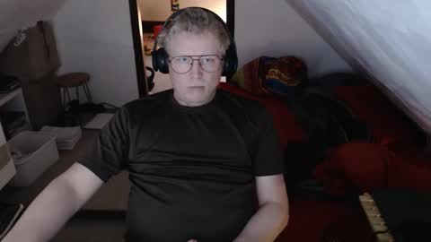 Snapshot of pussylovercb chatting on 04.27.26 pussylovercb online show from 04.27.26