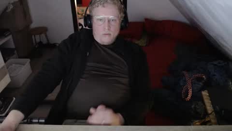 Snapshot of pussylovercb chatting on 05.15.26 pussylovercb online show from 05.15.26