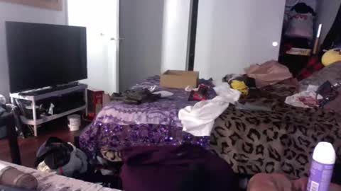 Snapshot of puttingthedamageon chatting on 10.26.25 Hollywoodcaligirl online show from 10.26.25