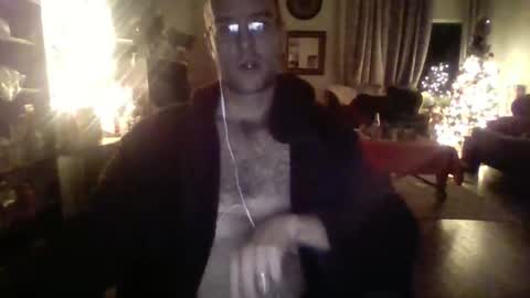 Snapshot of q2phq2ph chatting on 12.19.25 q2phq2ph online show from 12.19.25