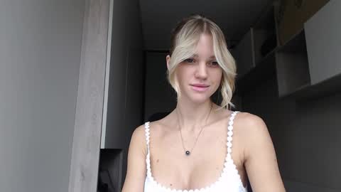 Milana online show from 12.04.25