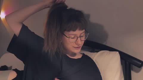 Snapshot of quack__quack chatting on 12.13.24 online show from 12.13.24